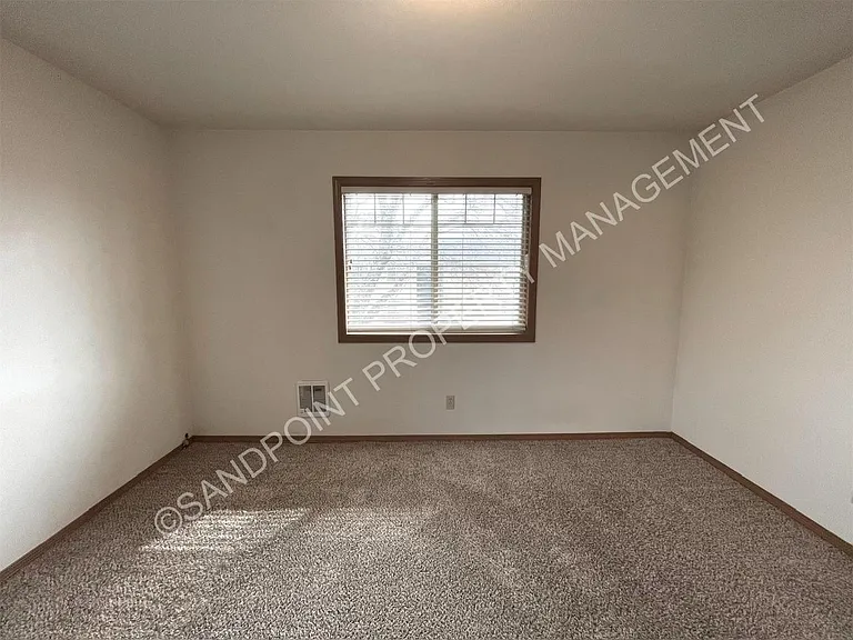 910 N Division Ave #102 — Photo 21