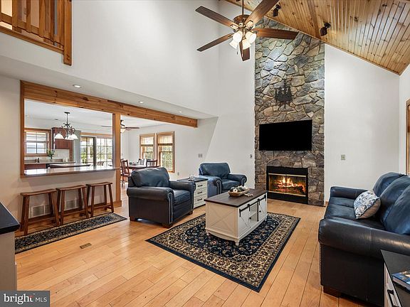 3rd image of 1294 Butternut Dr