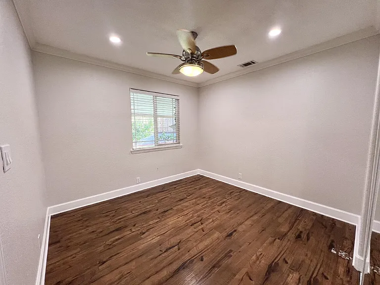 2494 Lone Oak Dr — Photo 48