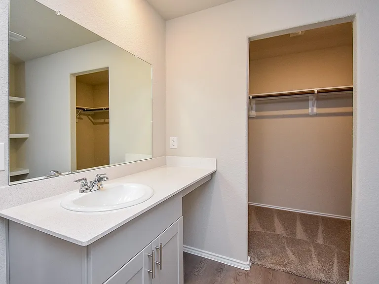 8006 Camphor Ct — Photo 17