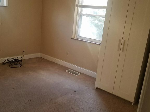 3rd image of 5875 Monfort Hills Ave