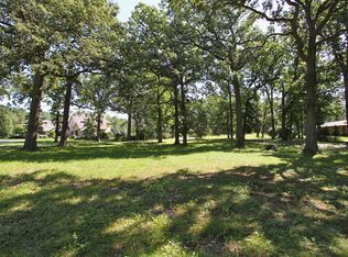 1360 Crest Rd, Libertyville, IL 60048