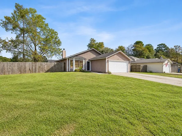 407 Moby Dick Dr S, Jacksonville, FL 32218