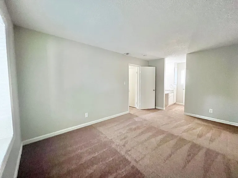 2805 - 2807 H Street - Fireside West — Photo 7