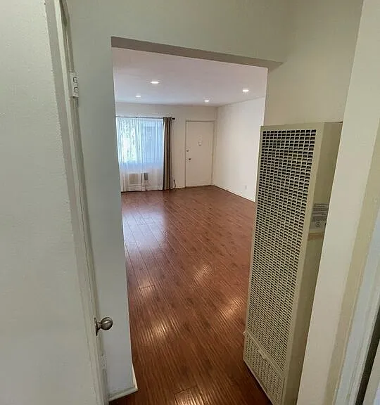 1400 N Fairfax Ave — Photo 37