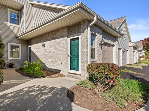 18725 Emerald CIRCLE #J, Brookfield, WI 53045
