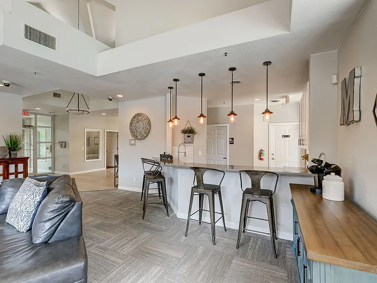 Miramont Apartments — Photo 11