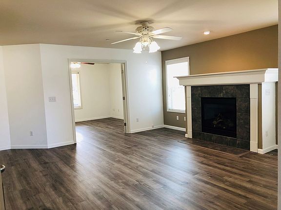 4th image of 1832 Cadborough Ln