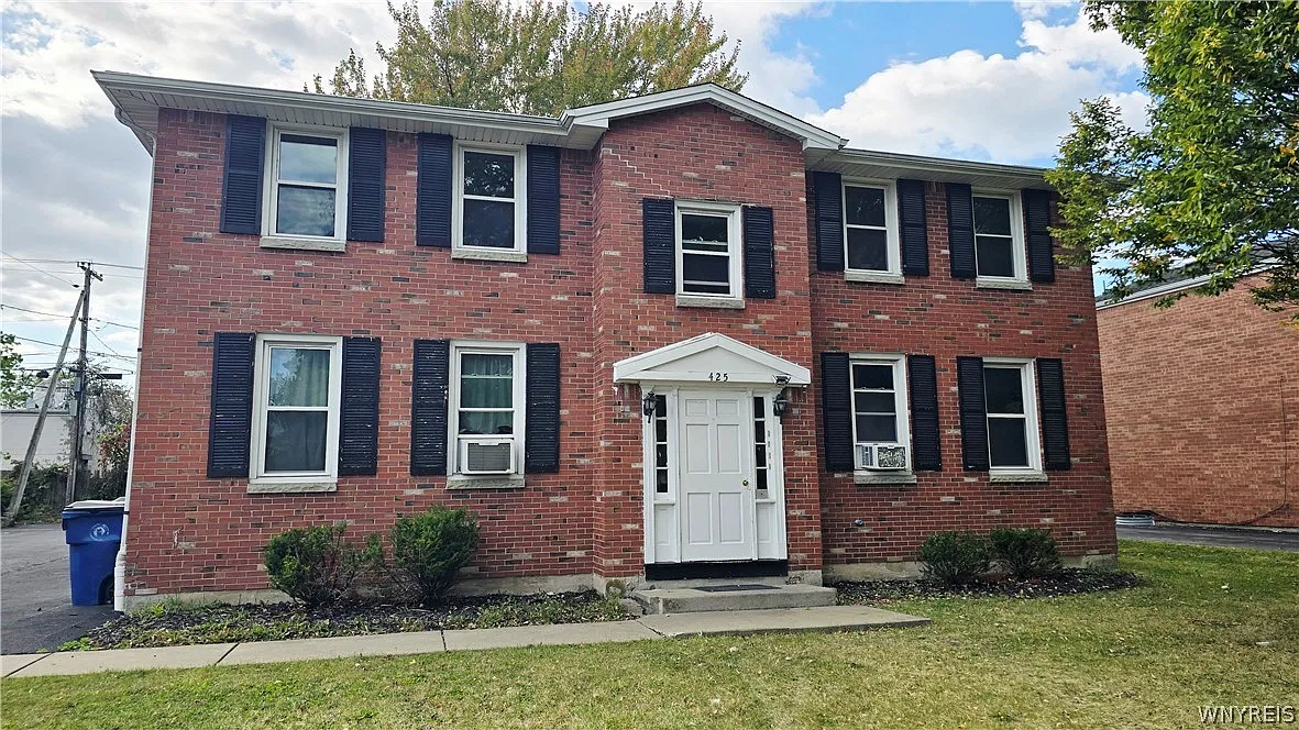 2 bed, 1.0 bath, 1258 sqft, $1,500 — Photo 1