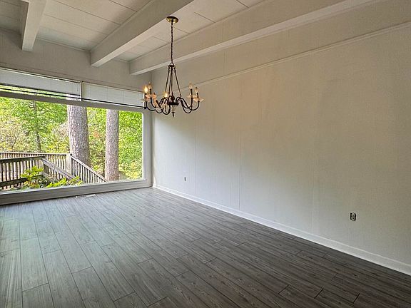 5th image of 724 Elmwood Dr