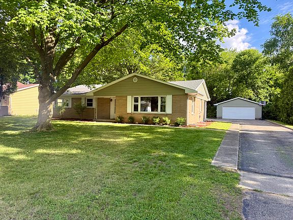 5th image of 3918 Andora Ave
