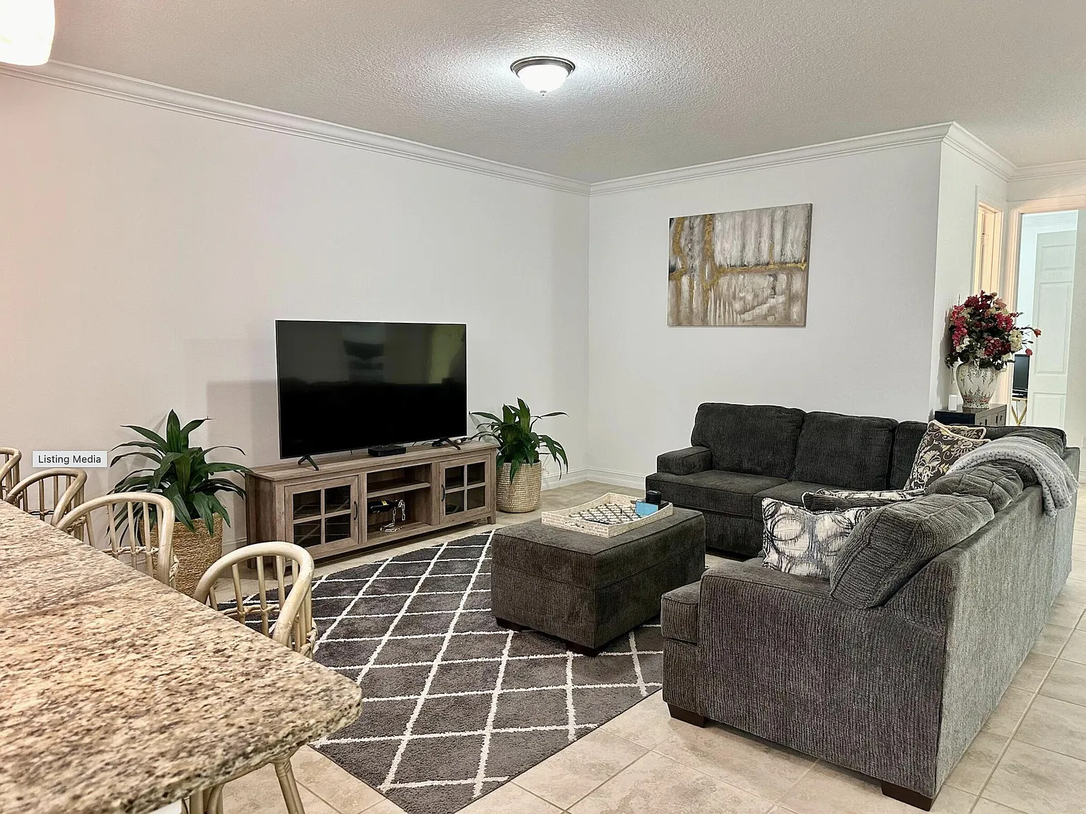 2 bed, 2.0 bath, 1727 sqft, $2,600 — Photo 2