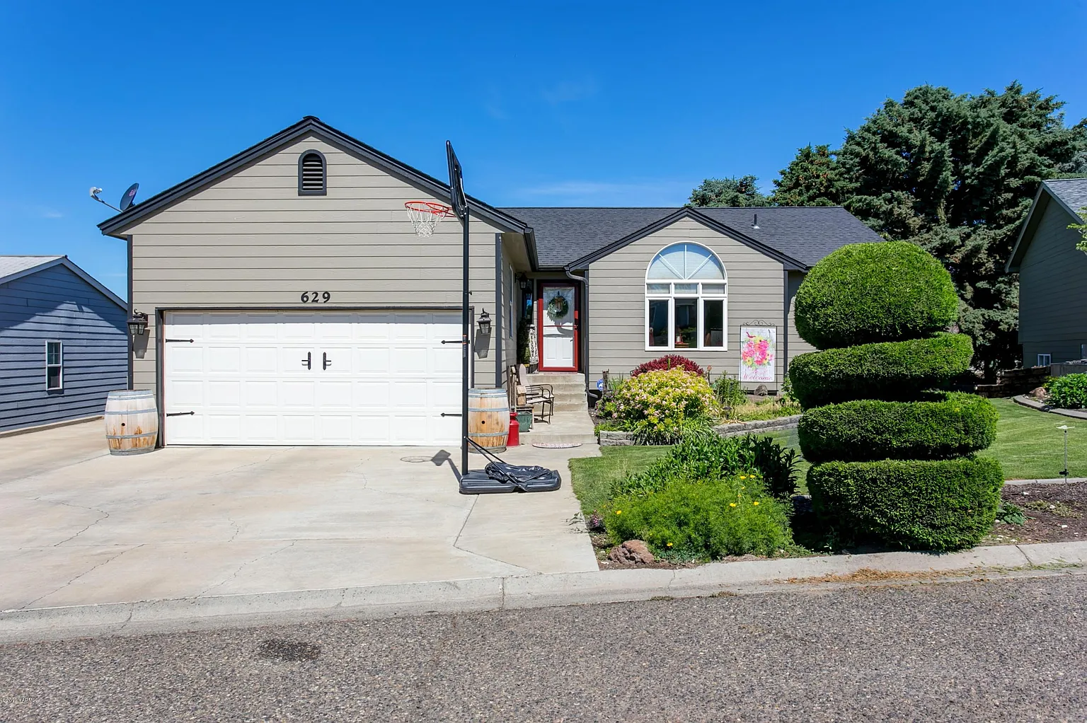 629 Westwind Dr photo 1