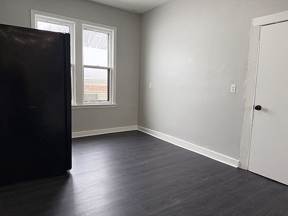 5th image of 9209 S Woodlawn Ave #2