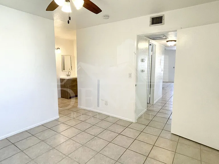 822 S Langley Ave #207 — Photo 10