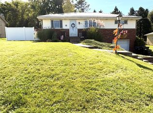108 Philomena Dr, Coraopolis, PA 15108