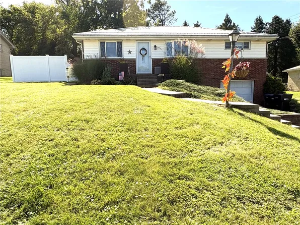 108 Philomena Dr, Coraopolis, PA 15108