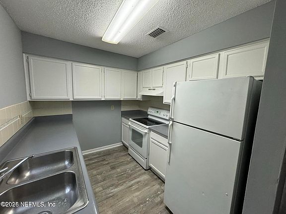 5th image of 8377 HOMEPORT Court