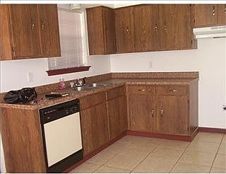 5th image of 2404 Williamsburg Dr