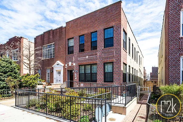 Rented by Realty 2000 Corp | media 40