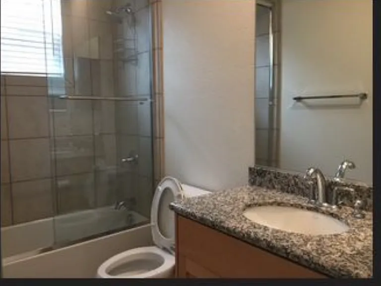 6033 Laurelspur Loop — Photo 2