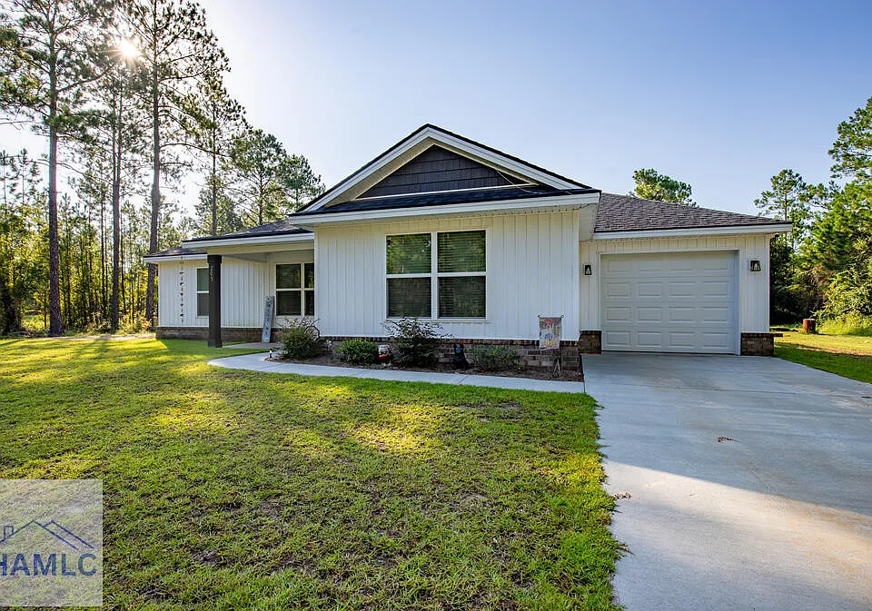 203 Simmons Place Dr SE