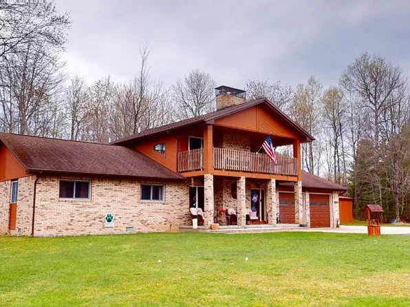 9183 Peter Ave, Houghton Lake, MI 48629