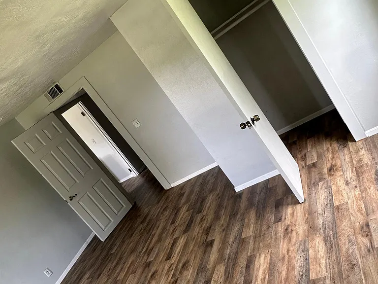 4440 Cleveland Ave #A — Photo 11