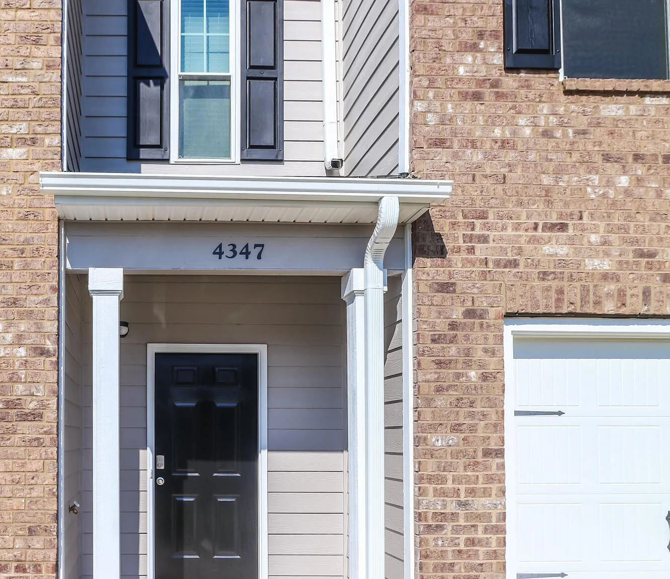 3 bed, 2.5 bath, 1435 sqft, $1,675 — Photo 4