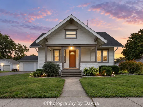 560 W Beaver St, Saint Anne, IL 60964