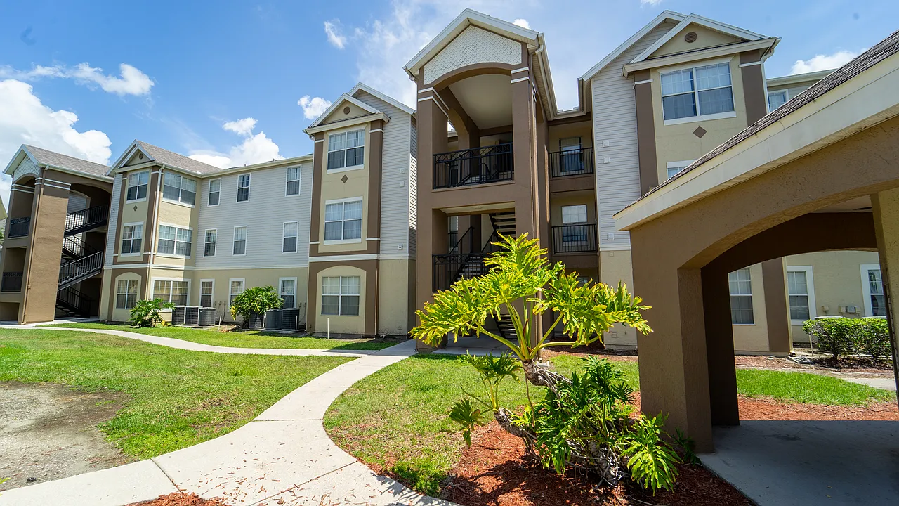 Palmetto Trace Apartments — Photo 3