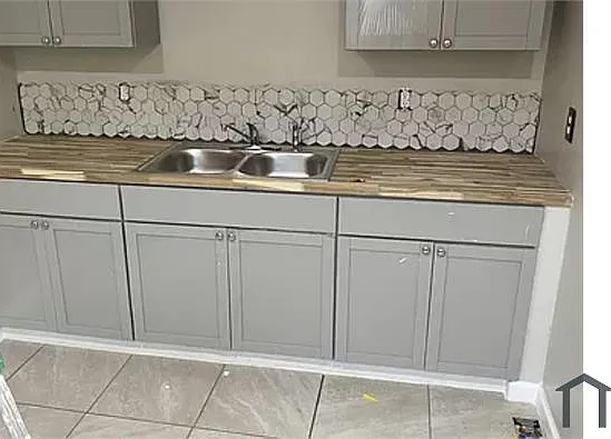 3 bed, $1,695 — Photo 2