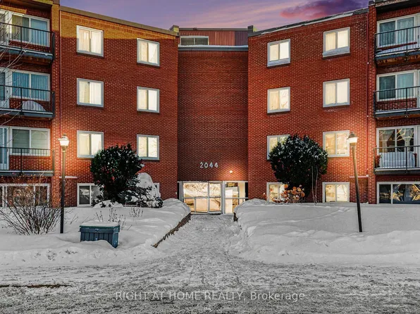 2044 Arrowsmith Dr #305B, Ottawa, ON K1J 7V8