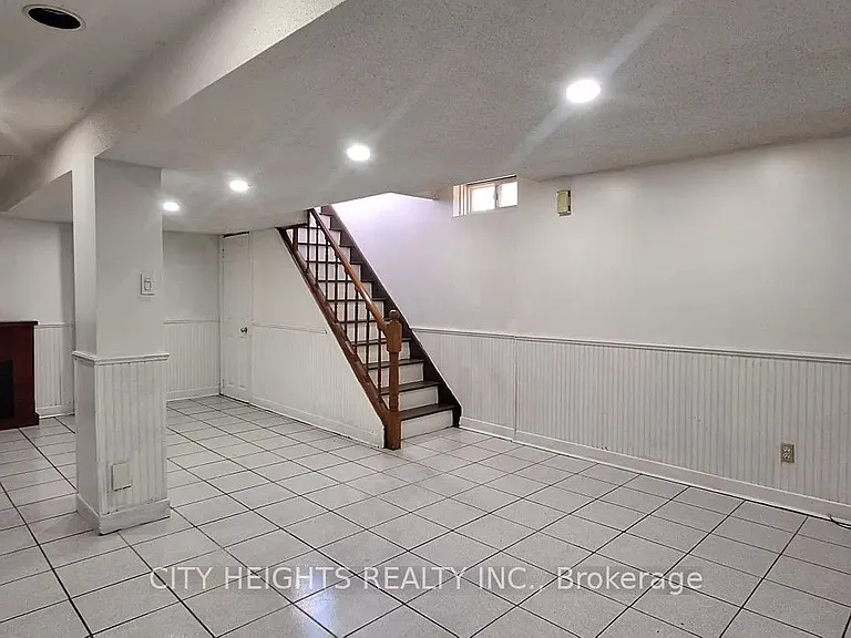 120 Littles Rd #BASEMENT — Photo 2