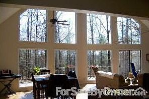 Dining room : looking from kitchen