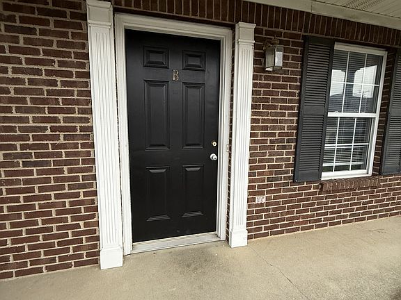3rd image of 1037 Merrick Dr #B