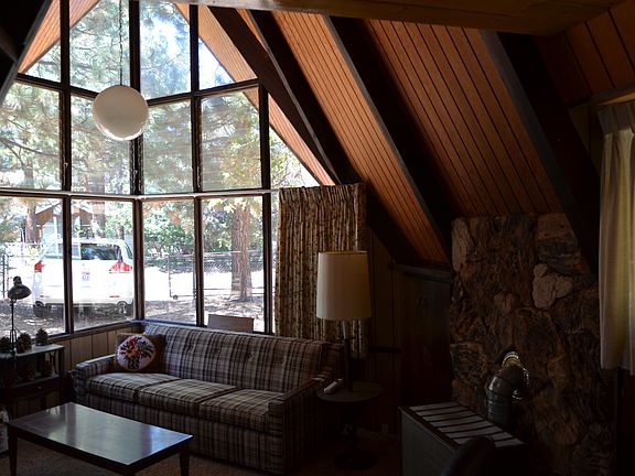 2nd image of 551 Santa Barbara Ave