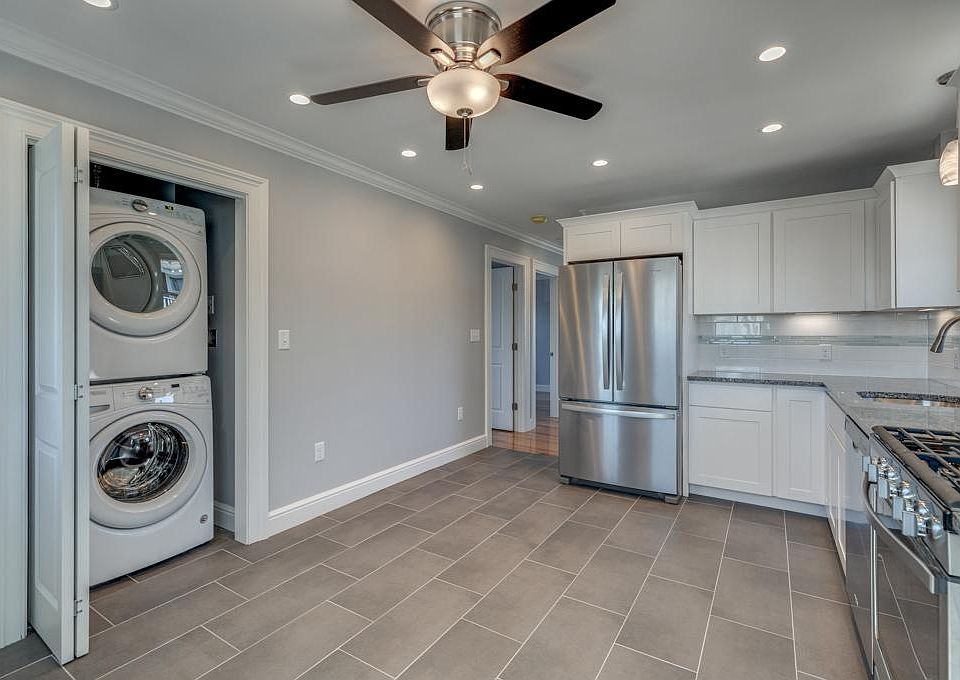 In-unit, full size, energy star rated laundry set