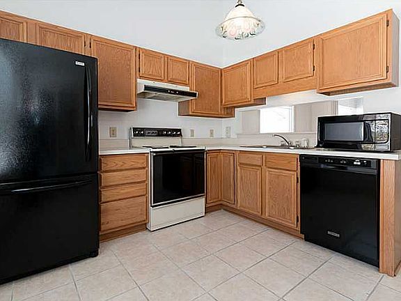 4th image of 9937 Hamblin Ct
