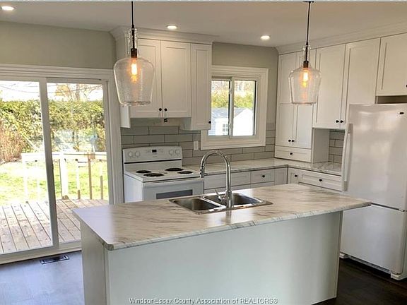 5th image of 1568 Villa Maria Blvd N