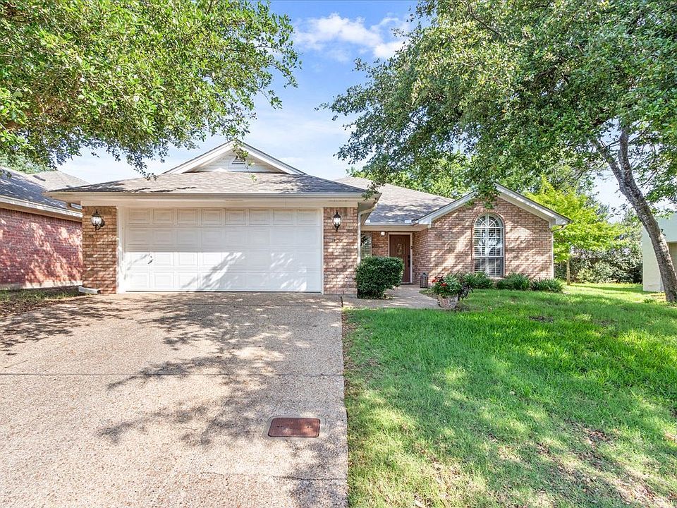 1st image of 40 Sugar Creek Pl