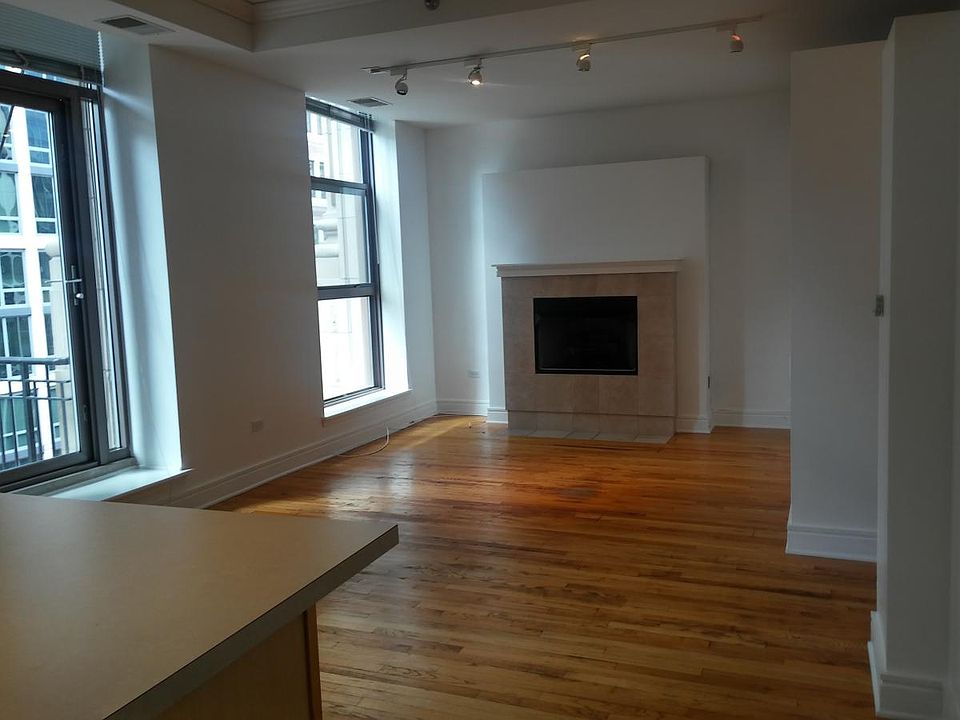 1st image of 212 W Washington St #19