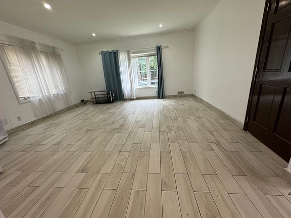 4th image of 821 Rockland Ave #2B