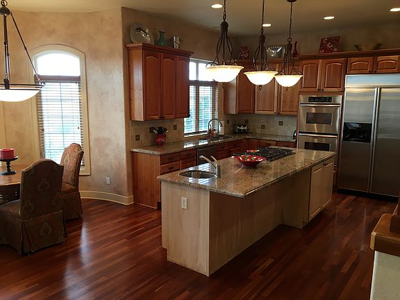 Gourmet Kitchen and eating area