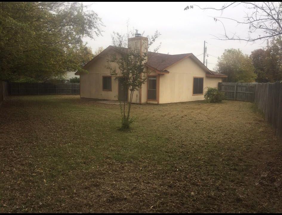 2nd image of 409 Conditt Cir