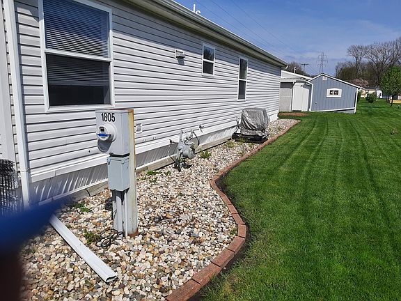 Exterior Image-1-Skyline 26 Boardwalk