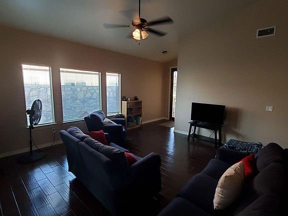 5th image of 13583 Bradford St