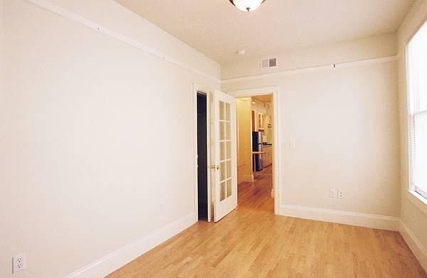 1st image of 677 Oak St #1