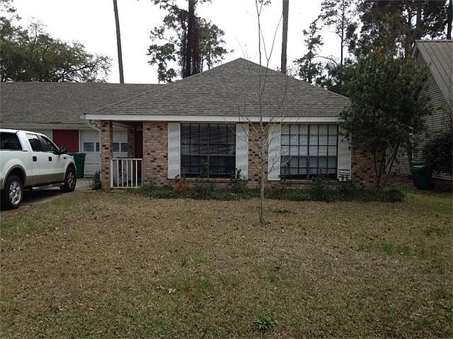 1st image of 639B Village Ln S