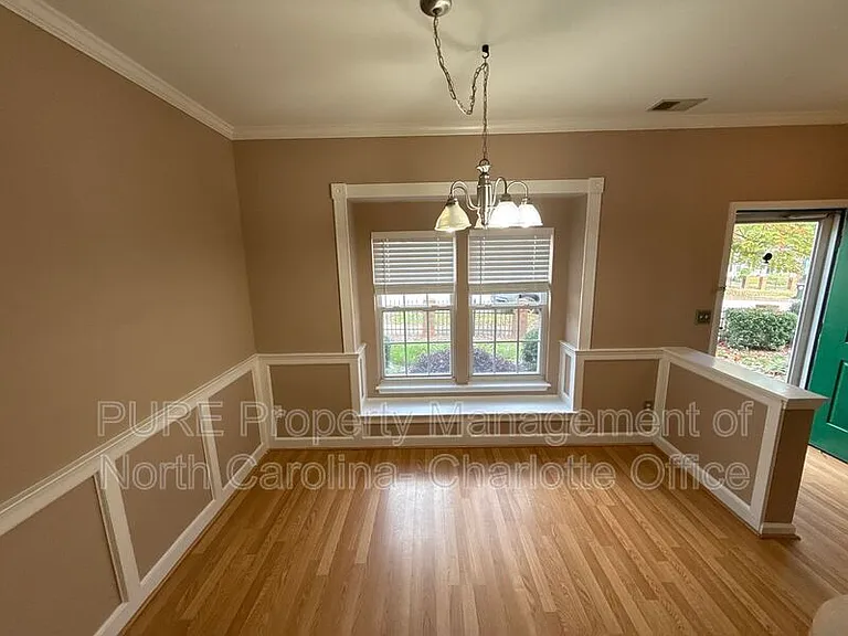 17811 Delmas Dr — Photo 15
